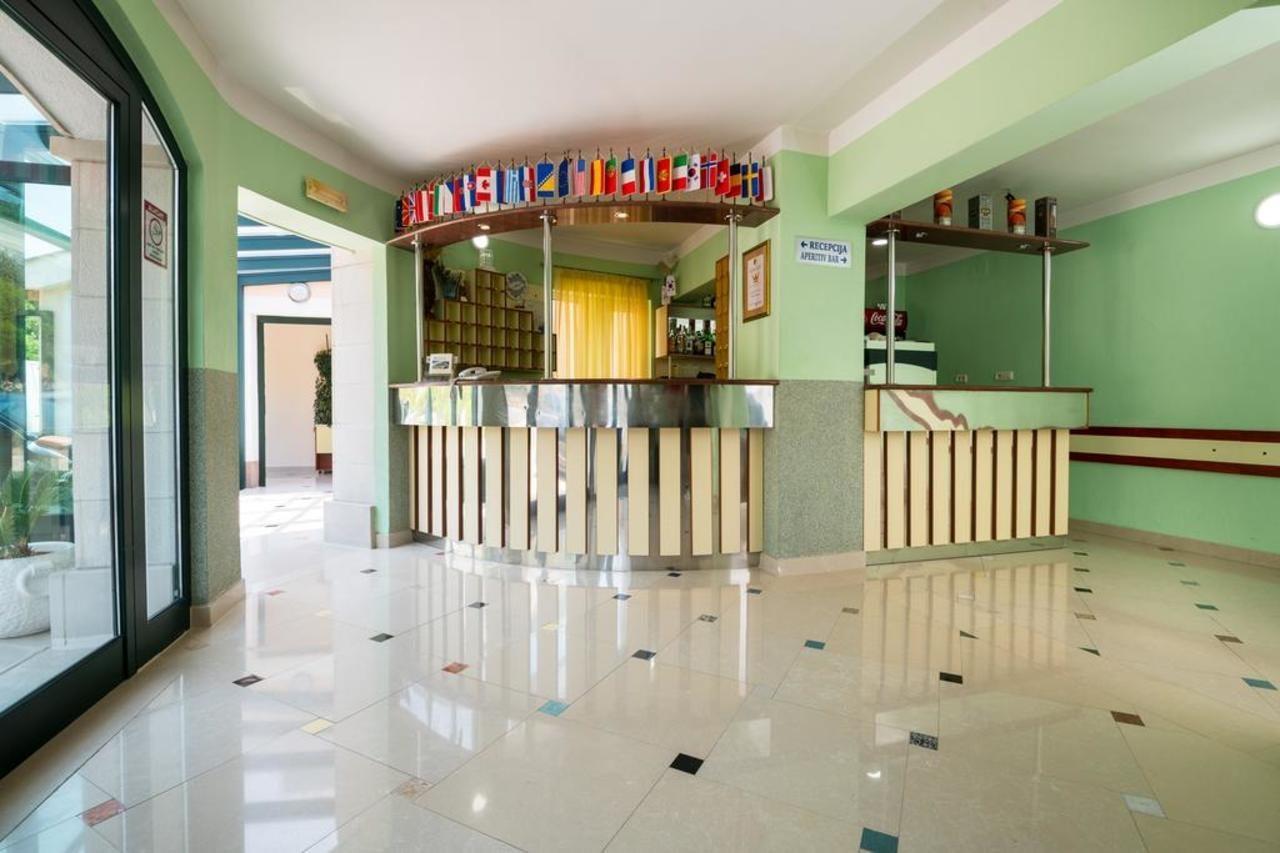 Hotel Adria Неум Екстериор снимка