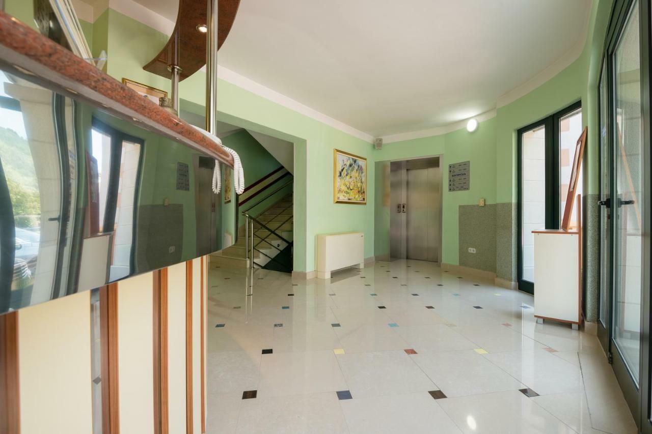 Hotel Adria Неум Екстериор снимка
